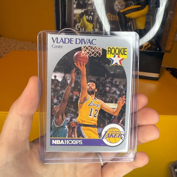 NBA Los Angeles Lakers Vlade Divac Rookie Card 1990 NBA Properties 154 - Picture 1 of 2